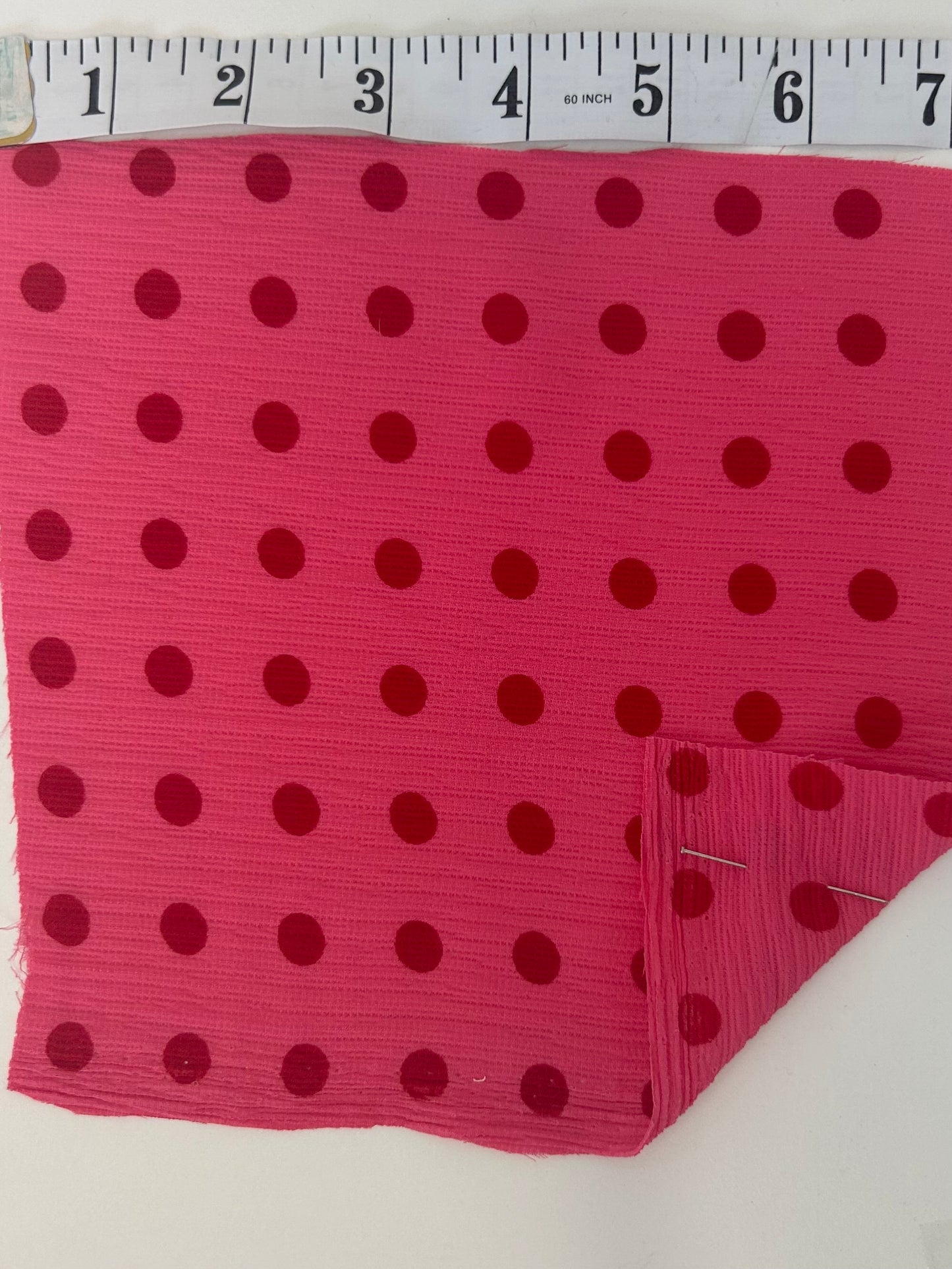 Crepe woven polka dot pink / red